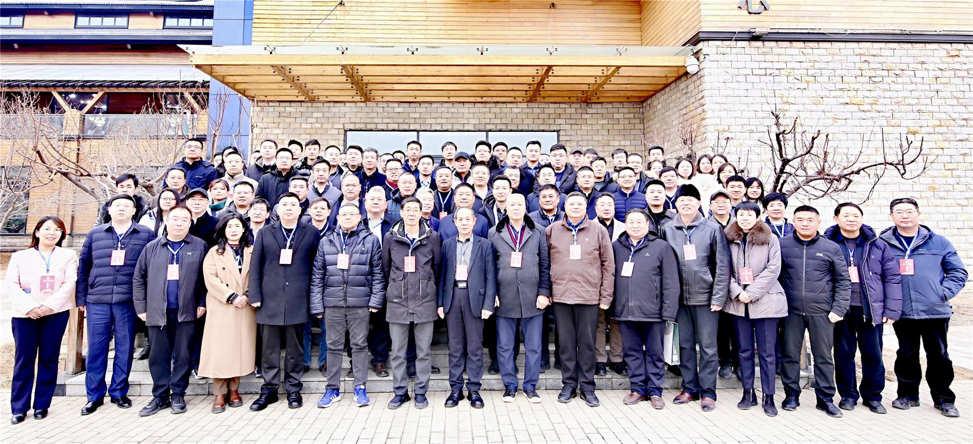 冀裝協(xié)三屆四次理事會(huì)暨常務(wù)理事會(huì)召開(kāi)，常宏榮獲多項(xiàng)獎(jiǎng)項(xiàng)